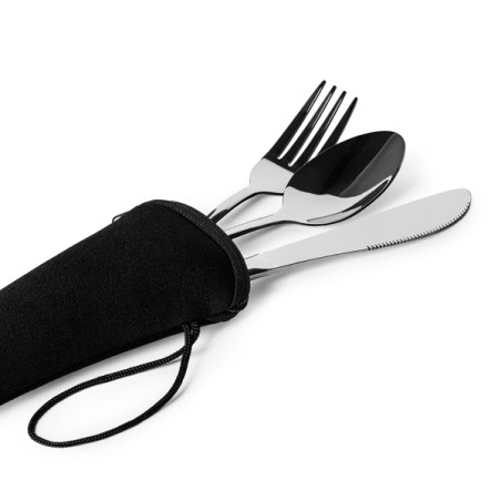Fantástico set de cubiertos de acero inoxidable presentados en una práctica funda de neopreno.
